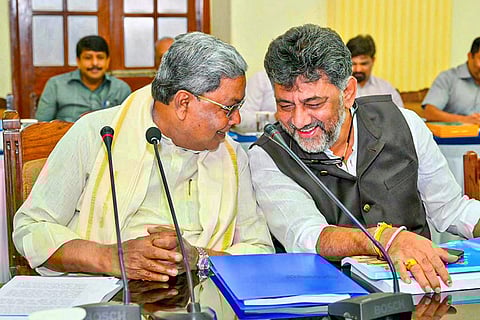 Siddaramaiah with DK Shivakumar holds a meeting